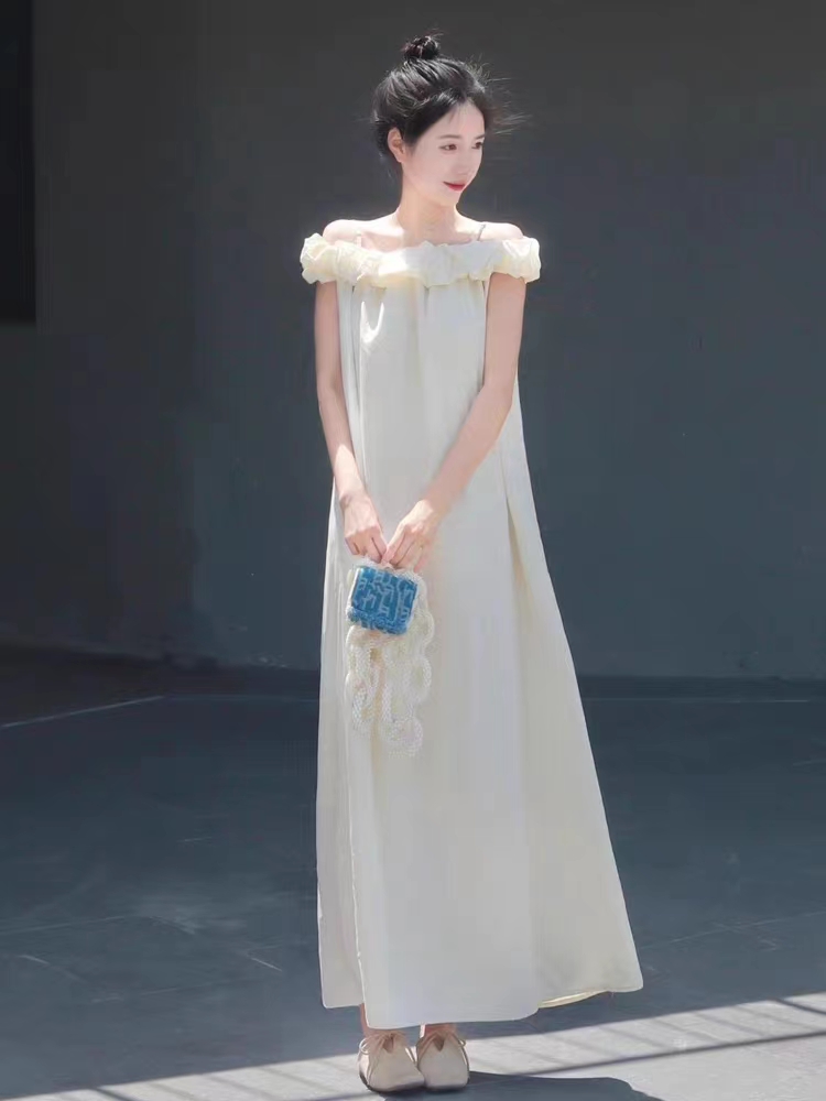 温柔气质一字肩抽皱吊带连衣裙女夏季设计感小众收腰显瘦长裙子女